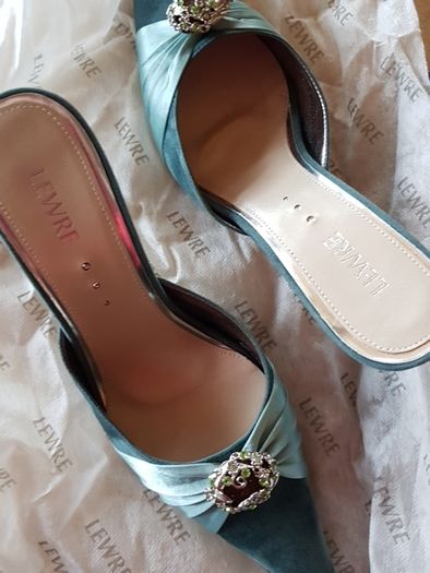 New shoes size 39