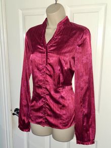 Raspberry Pink Floral Shirt from st-martins size Large