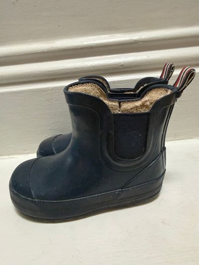 Navy kids wellies - size 6