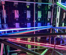 4 extra-long neon tubes
