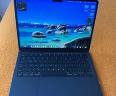 MacBook Air 13" with M3- 512GB