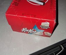 kitkat birthday cake bars