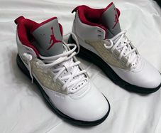 Jordan Maxin 200 - White / Red / Black