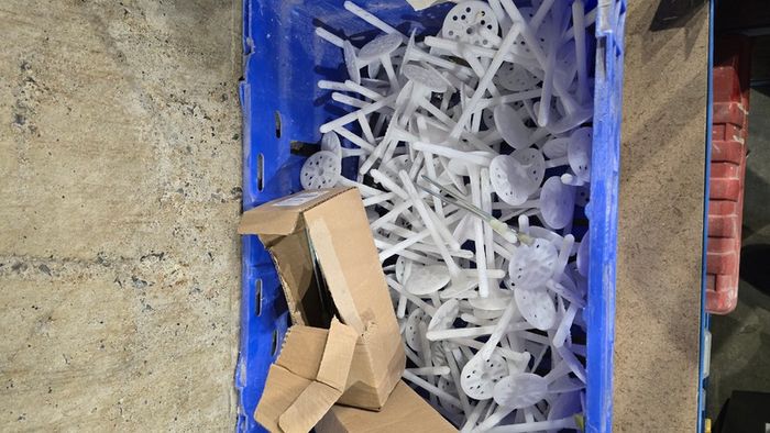 Insulation fixings