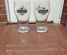 2 Retro Pint Glasses.