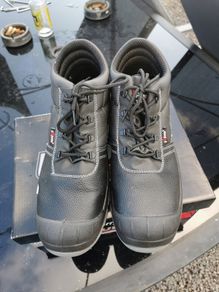 U-power Entry safety boots size 12