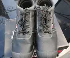 U-power Entry safety boots size 12