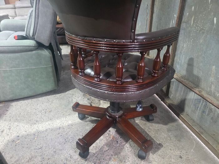 captains chair like new