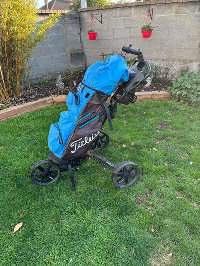 Clickgear golf Trolley & titleist staydry golf bag