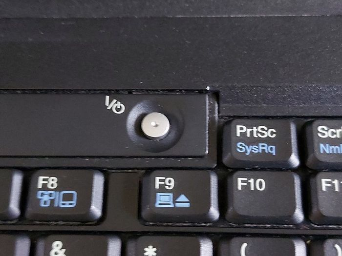 Lenovo T60p IBM Thinkpad, in excellent cosmetic condition, Battery is Good but states Error with Date & Time, and displays Lock Sign