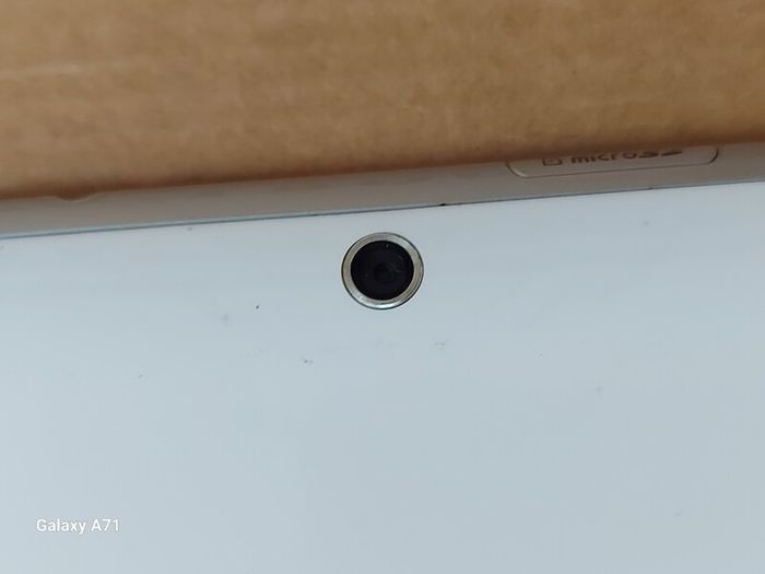 Samsung Galaxy Tab 2, Model GT-P5110, White, Comes with charging Cable, Pin Locked, for parts or repair