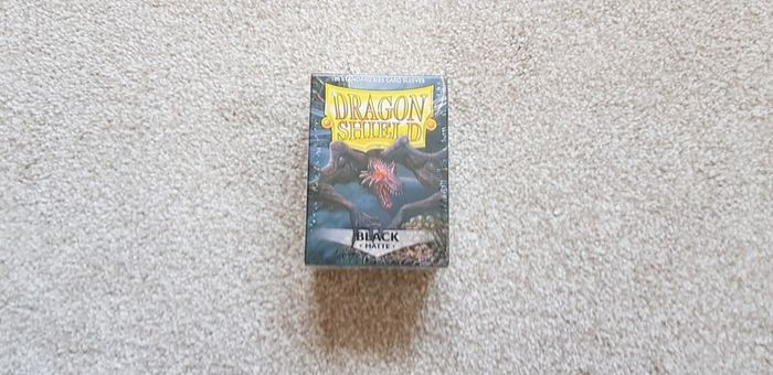 Dragon Shield 100 Matte black sleeves