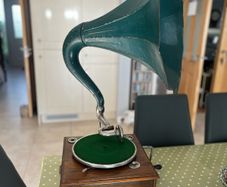 Antique Horn Gramophone