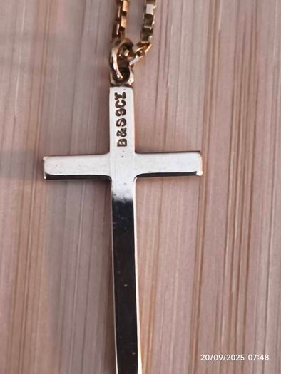 9ct gold cross and chain