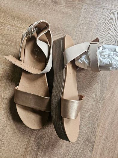 wedge sandals size 4