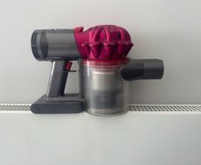 dyson (free shipping) v7 motorhead (not working) can be used for spares