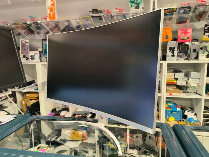 Acer ED273 wmidx 27" Full HD (1920 x 1080) Curved 1800R VA Monitor with AMD FREESYNC Technology - 4ms | 75Hz Refresh Rate | HDMI, DVI & VGA port (HDMI IS NOT WORKING)