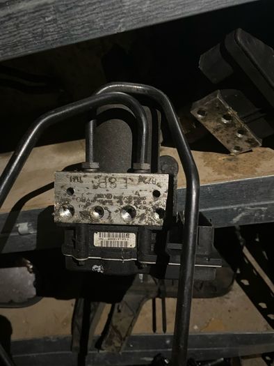 a4 audi b8 3.0 v6 abs pump