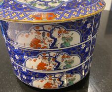 Japanese Imari wear Stackable container gorgeous decoration