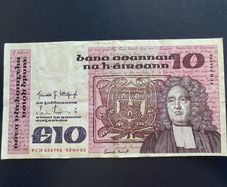Old Irish 10 pound note 1985
