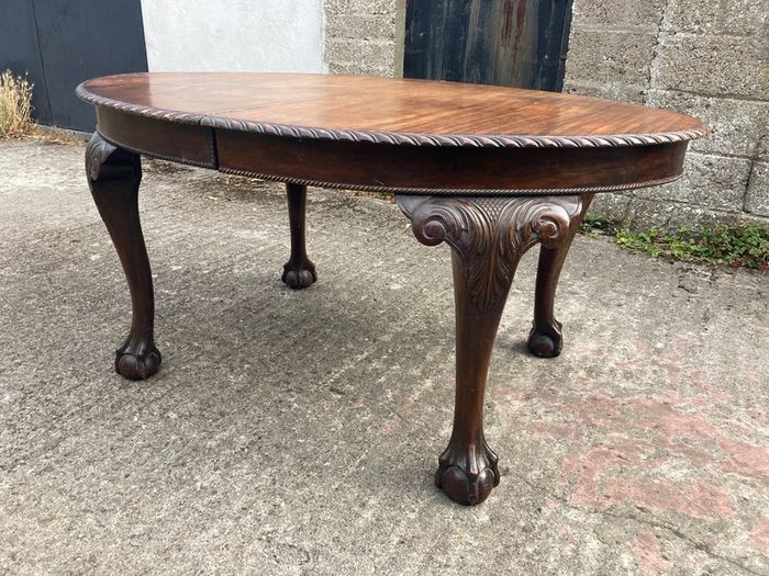 Antique Table - Extending - 2 Leaves
