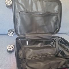 cabin luggage / suitcase