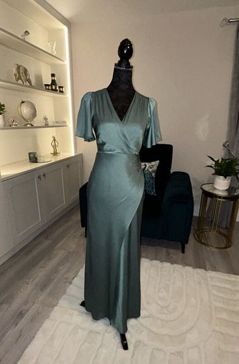 Stunning Ladies Forever New Maxi Dress. Size UK 6 / EU 34