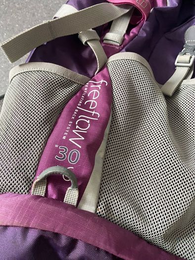 Berghaus Freeflow 30+6 Backpack Rucksack Ventilating Back System H20 &Rain Cover Purple