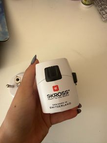 Traveling adapter