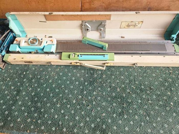 knitting machine