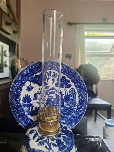 Vintage Mid-Century Blue Willow Porcelain Oil Lamp Set with Reflector Plate