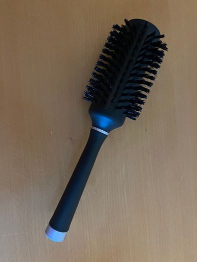 Round hair brush