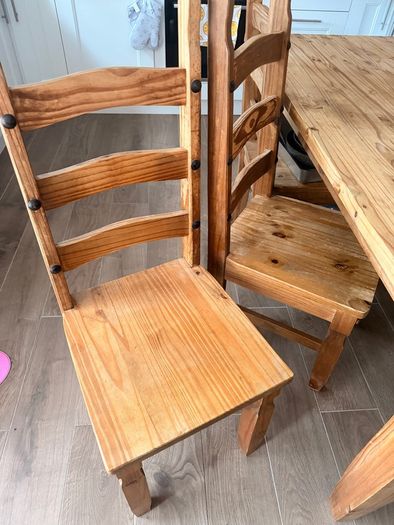 Kitchen table