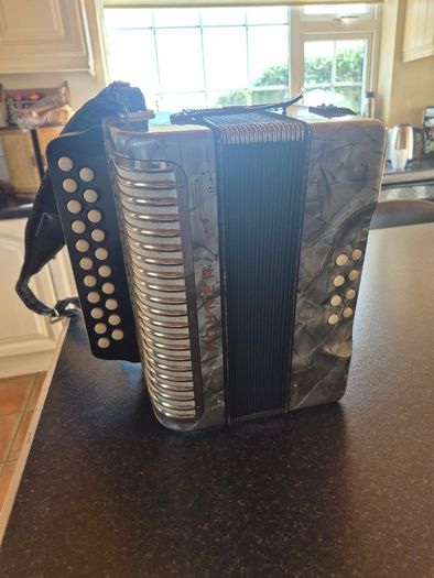 Hohner Black Dot