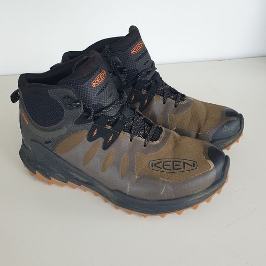 Keen Zionic mid waterproof boots size 8.5 EU 42.5