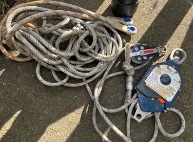 Rescue positioning device