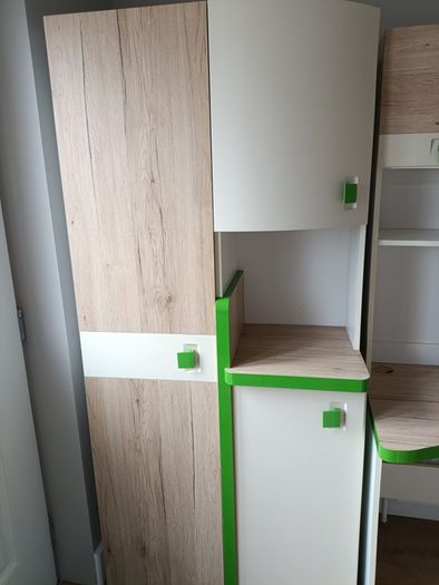 wall unit for a child's room