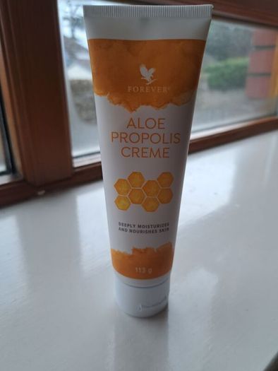 Skincare, beauty, health, aloe vera, forever, forever living, propolis creme