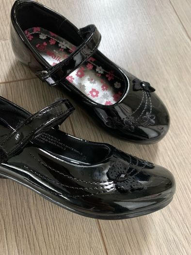 School shoes size UK 10