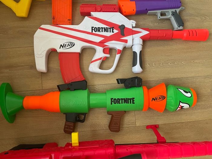 Bundle of Fortnite and Roblox nerf guns