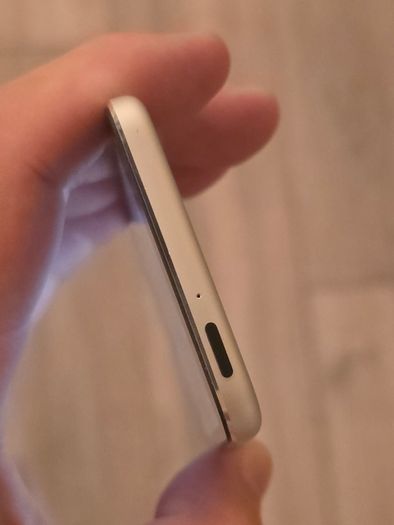 iPod Touch 5th Gen 16gb (Free Post)
