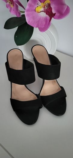 CHARLES & KEITH black suede wide strap high heels Sz 39 ( Fit 6-6.5 UK) - Rrp 153 (New)