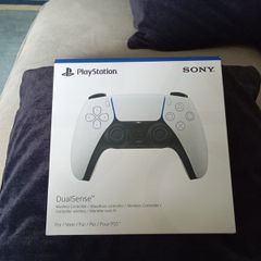 PS5 DualSense Controller