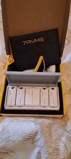 YHIYUN iRay DW40 4-channel Wireless Microphone Set