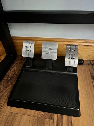 Thrustmaster t300