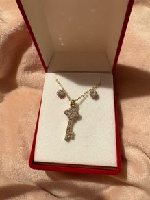 gift set earrings & necklace