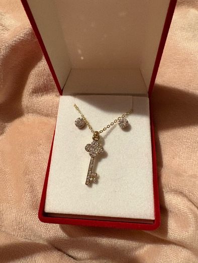 gift set earrings & necklace
