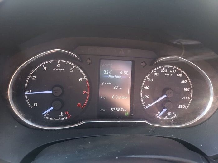 Toyota Yaris 2019, very low mileage, low car tax