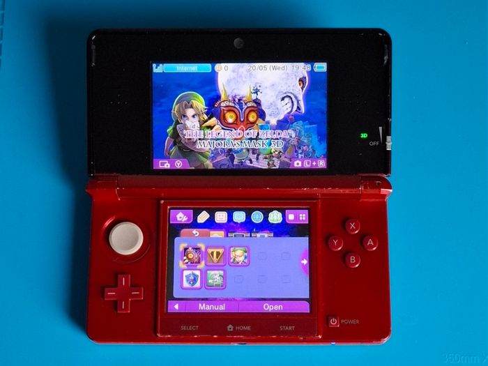 Nintendo 3DS Metallic Red