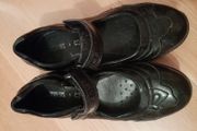 Girl's shoes